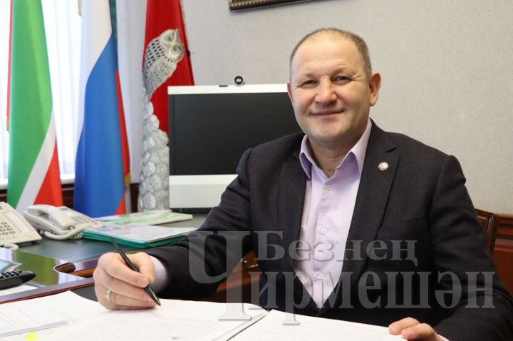Поздравление  главы  Черемшанского муниципального района  Рамиля Айбатова с праздником 8 Марта
