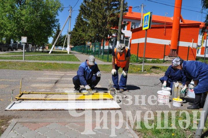 В Черемшане обновляют пешеходные переходы