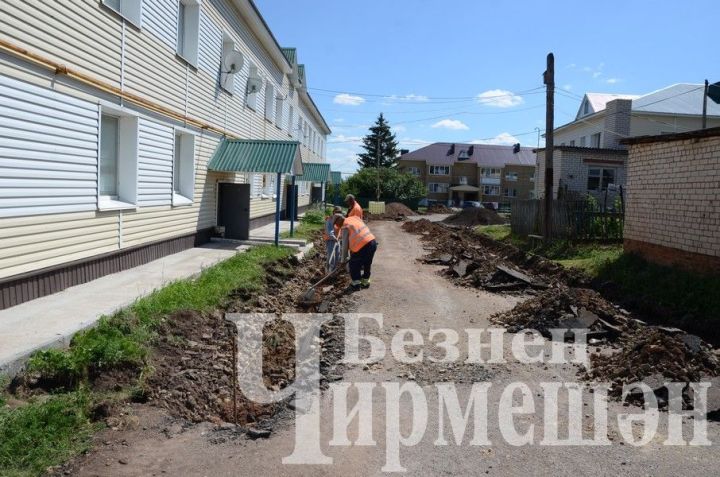 В Черемшане продолжается ремонт дворов многоквартирных домов