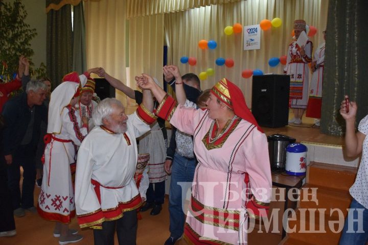 Жители Мордовского Афонькина на праздник пришли в национальных костюмах