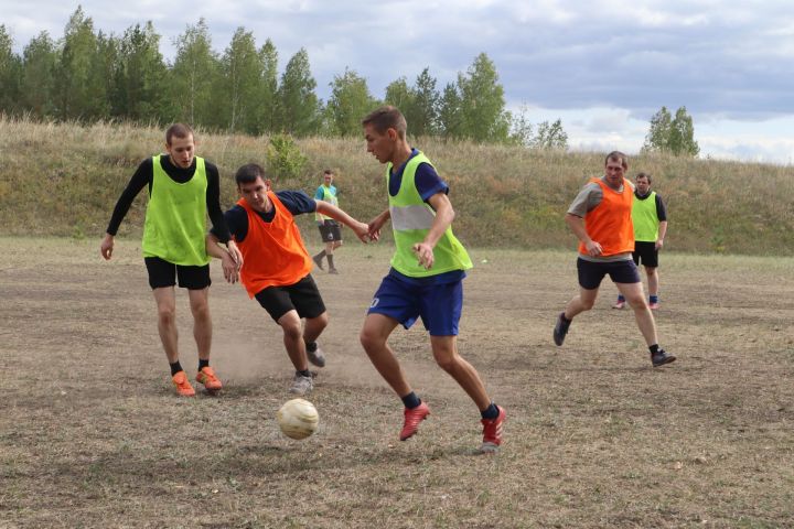 В Черемшане соревнуются футболисты