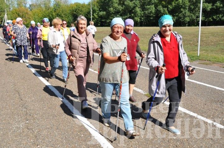 В Черемшане собираются любители скандинавской ходьбы