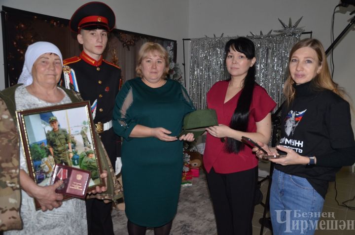 Чирмешәндә СВО геройлары әниләрен фотосессиягә дәштеләр