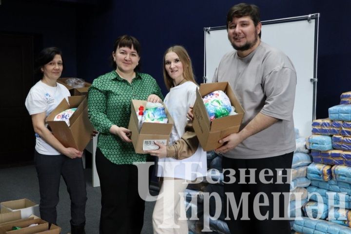 Махсус хәрби операциясендә һәлак булган чирмешәнлеләр гаиләләренә бүләкләр тараттылар