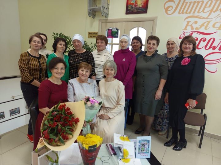Югары Кәминкәдән Алсирәнең кулы суга тидеме күңелендә шигырь туа