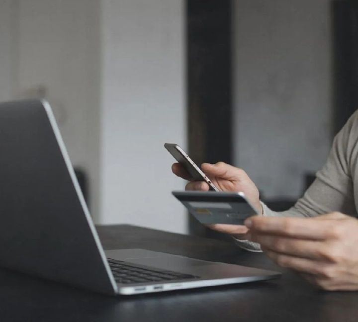 Отделение СФР по Республике Татарстан предупреждает жителей о новой схеме мошенничества в социальных сетях, связанной с переводом пенсии в цифровой рубль