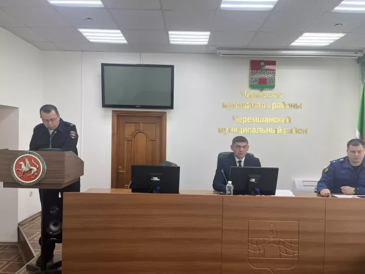 Чирмешән районы прокуроры мәктәп сакчыларын яхшырак өйрәтергә кушты