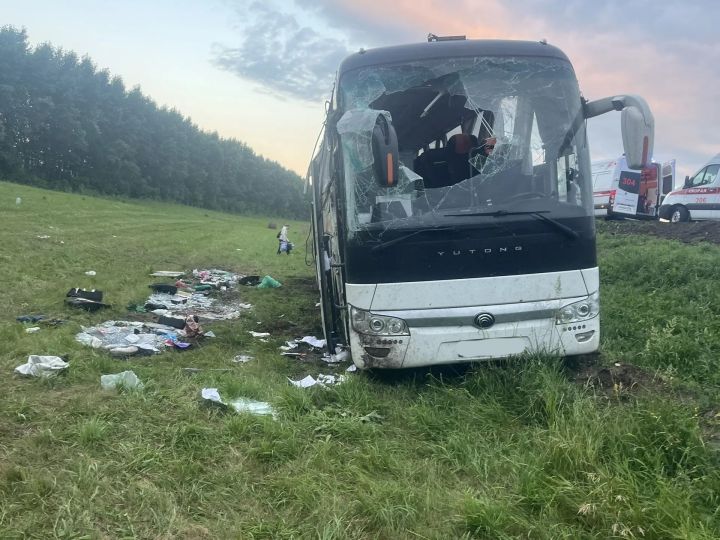 В Черемшанском районе автобус попал в аварию