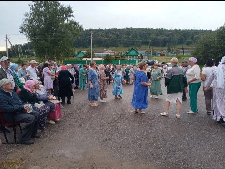 Чумачкалылар Авыл көнендә очрашты